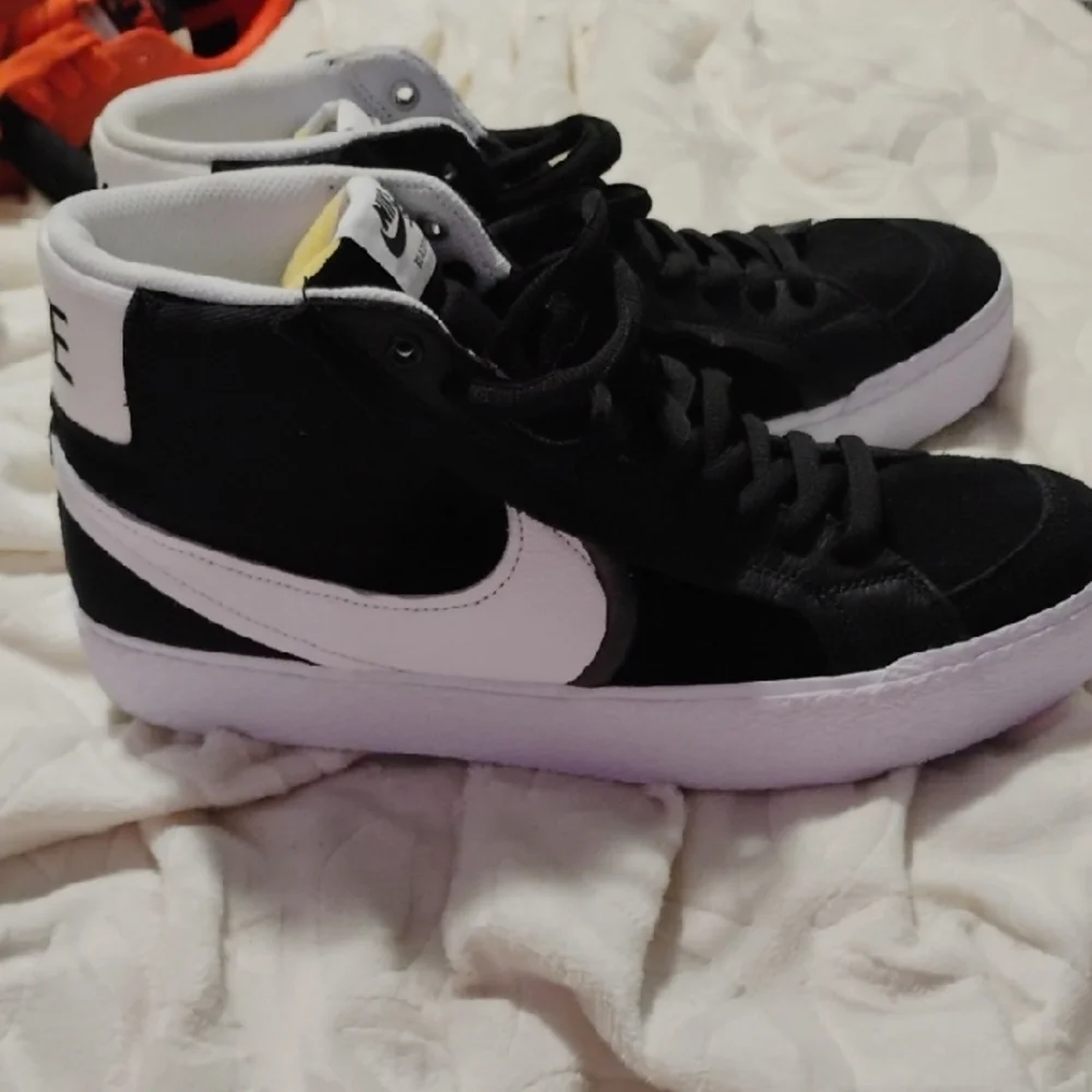 Nike SB Blazer Mid Black and White Sneakers - Picture 2 of 4